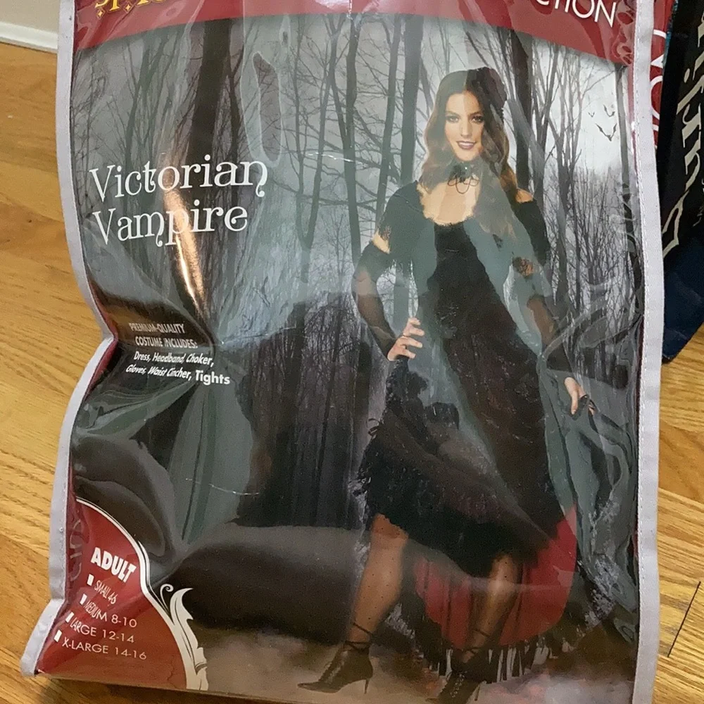 - victorian vampire costume -signature collection ..(medium) - Picture 15 of 15